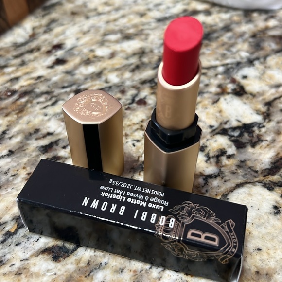 💕⚡️Traffic Stopper Bobbi Brown Luxe Matte Lipstick - Picture 3 of 10